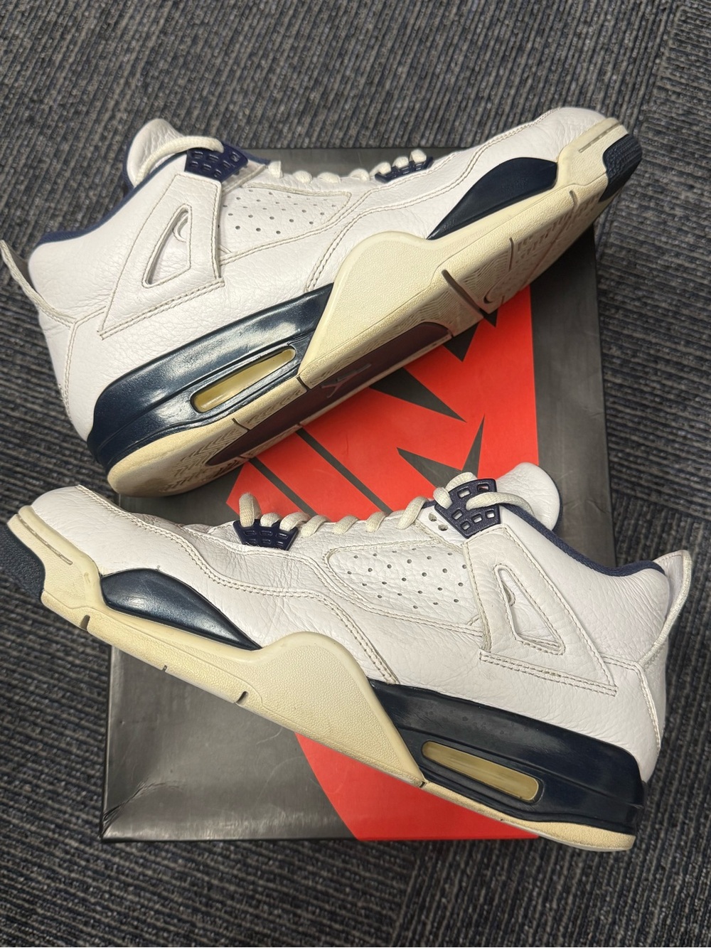 Jordan 4 Retro Columbia - White and Navy Men's Basketball Sneakers